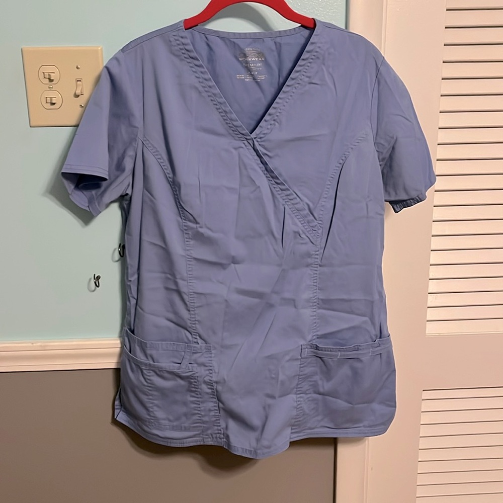 Cherokee Ceil Blue Scrub Top Sz. M